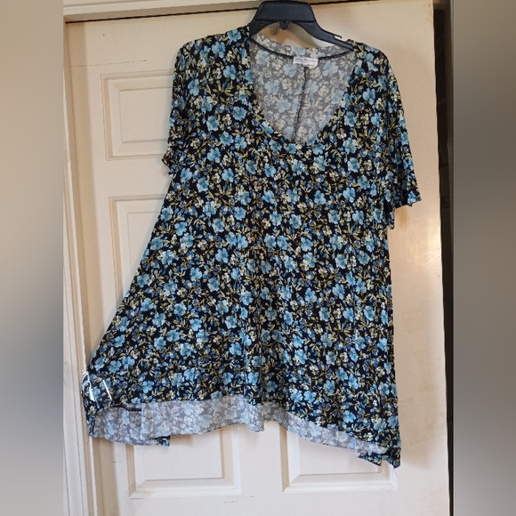 Blue Floral Top - Picture 2 of 2